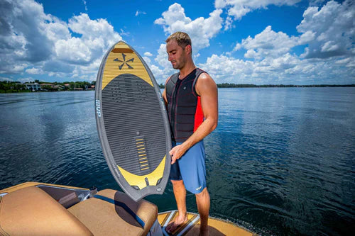 Como enseñar a tus hijos a hacer WakeSurf