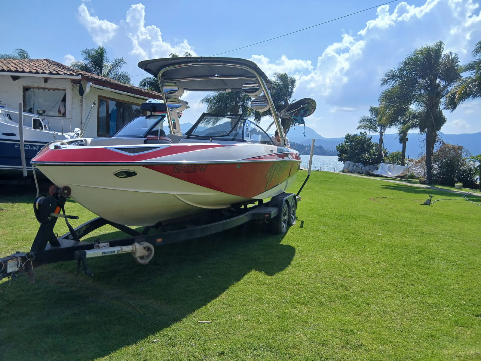 MALIBU WAKE SETTER LSV 23 pies 2013