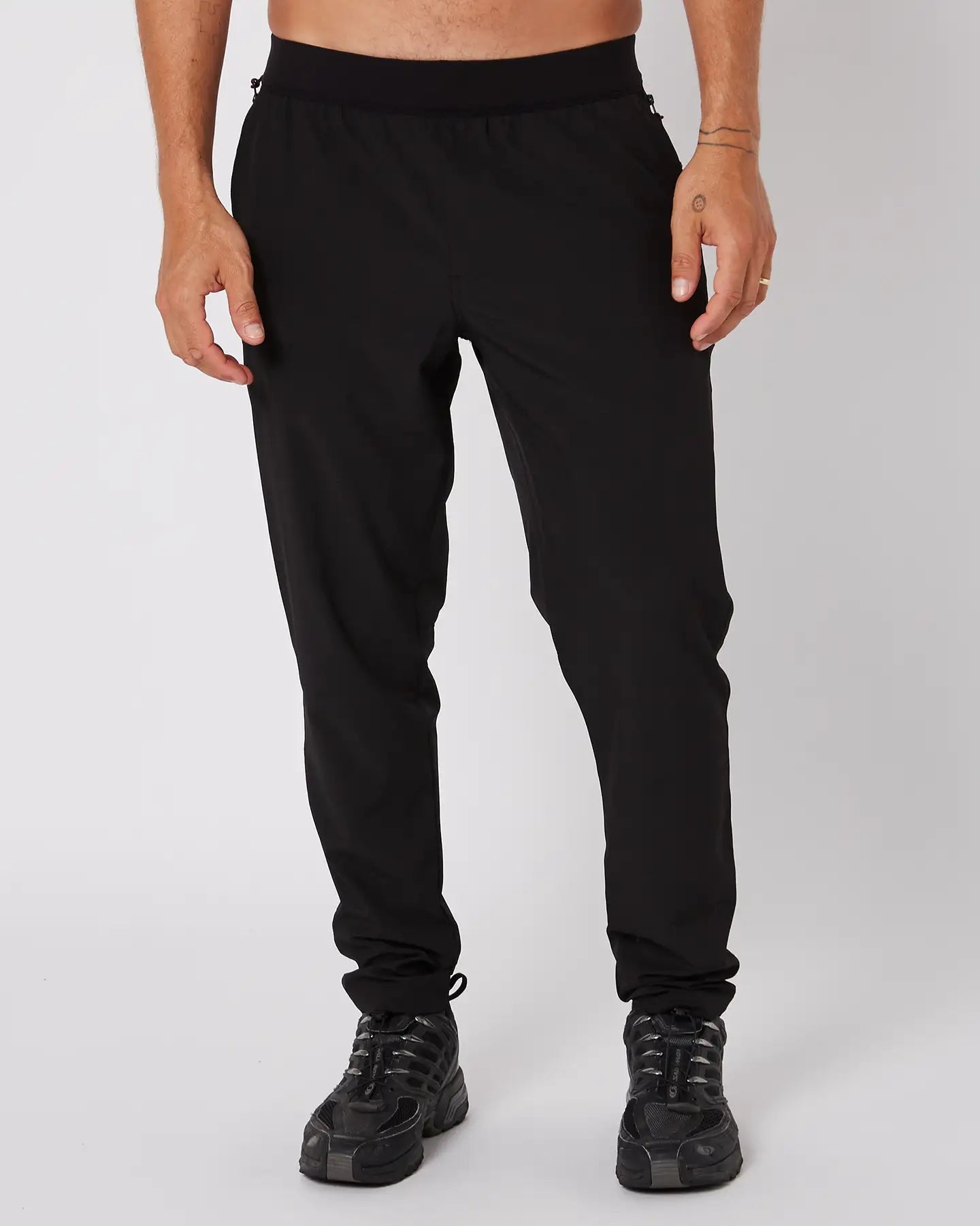 Pantalones Follow tech black