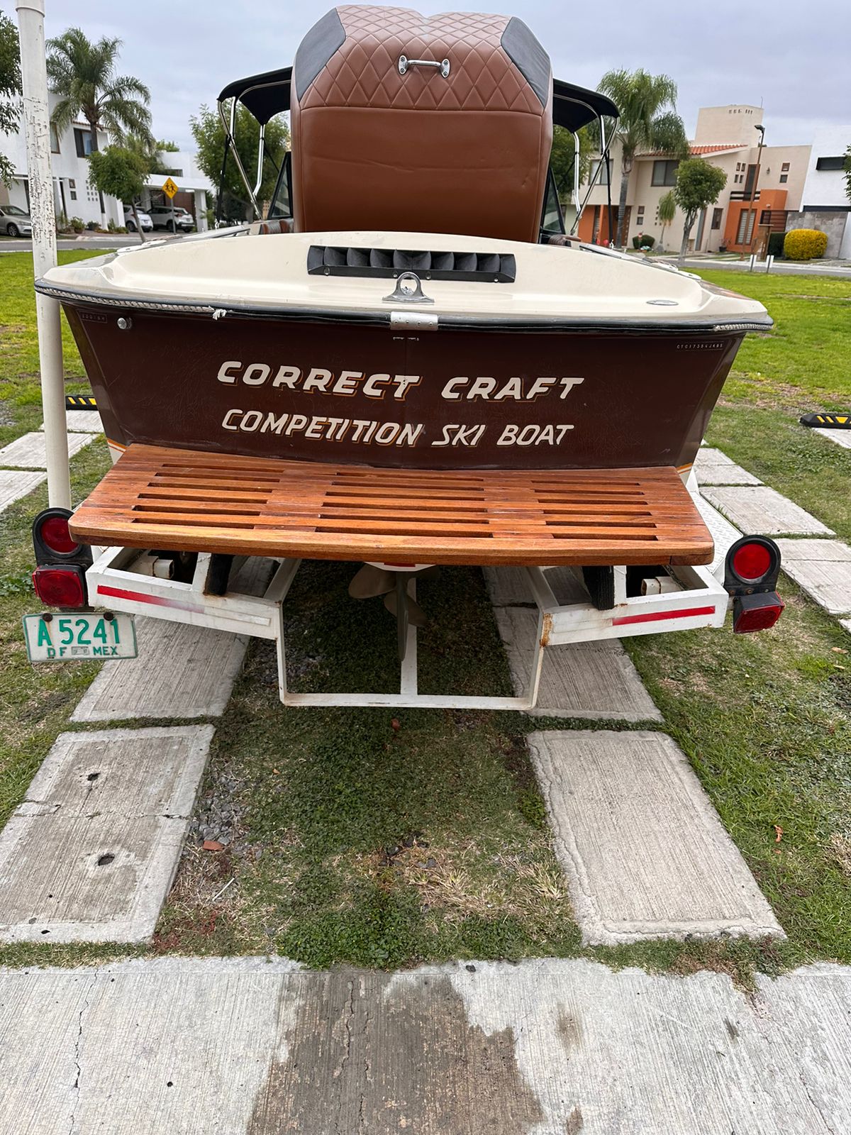 1984 Ski Nautique 2001