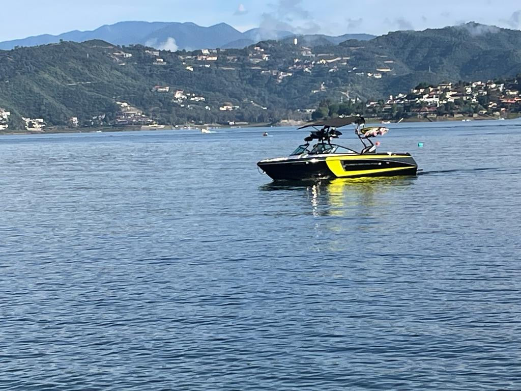 2014 Air Nautique 230