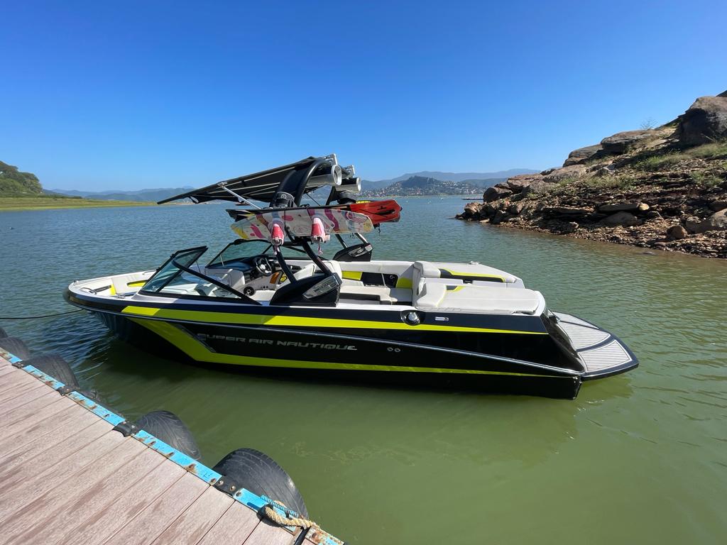 2014 Air Nautique 230